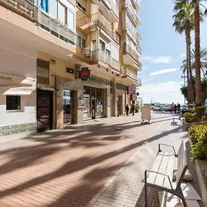 Bright Beachfront Apartamento